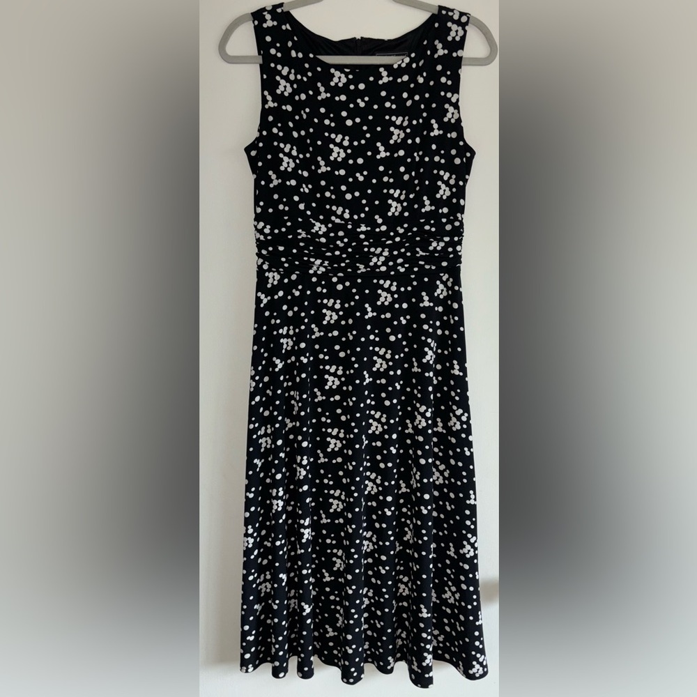 NWOT Jessica Howard Black and White Midi Dress